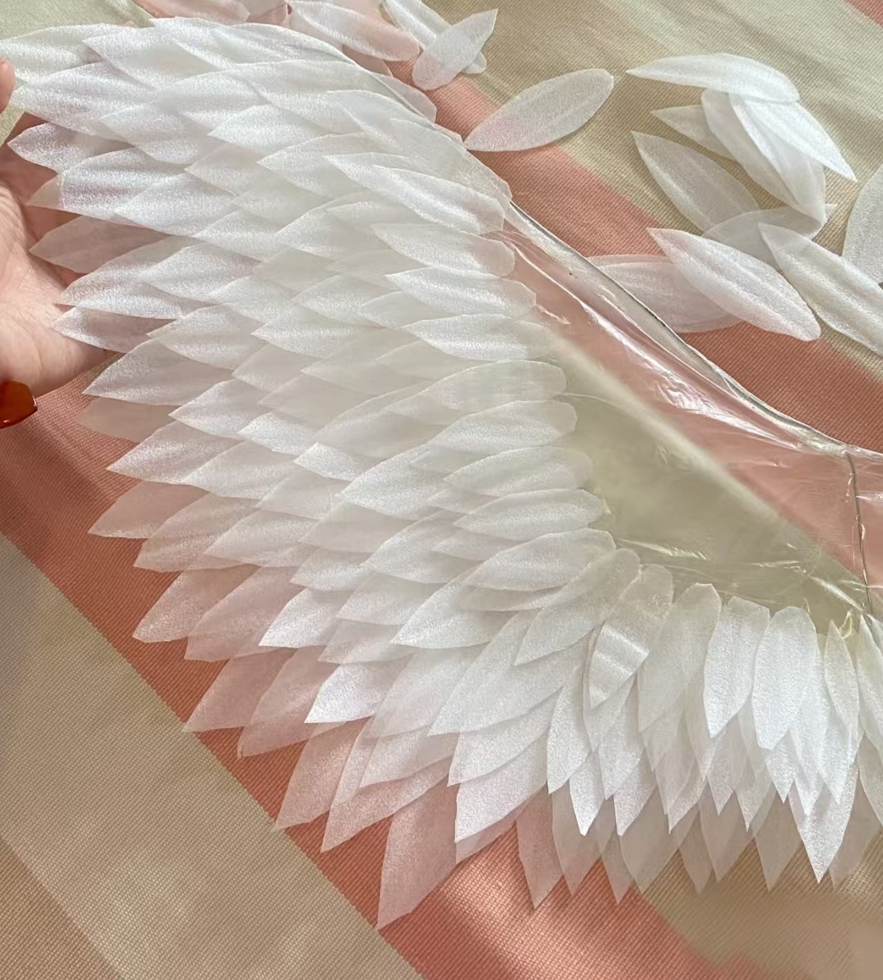 Detachable Foldable Angel Wings Cosplay Prop - Hand-applied feather rows