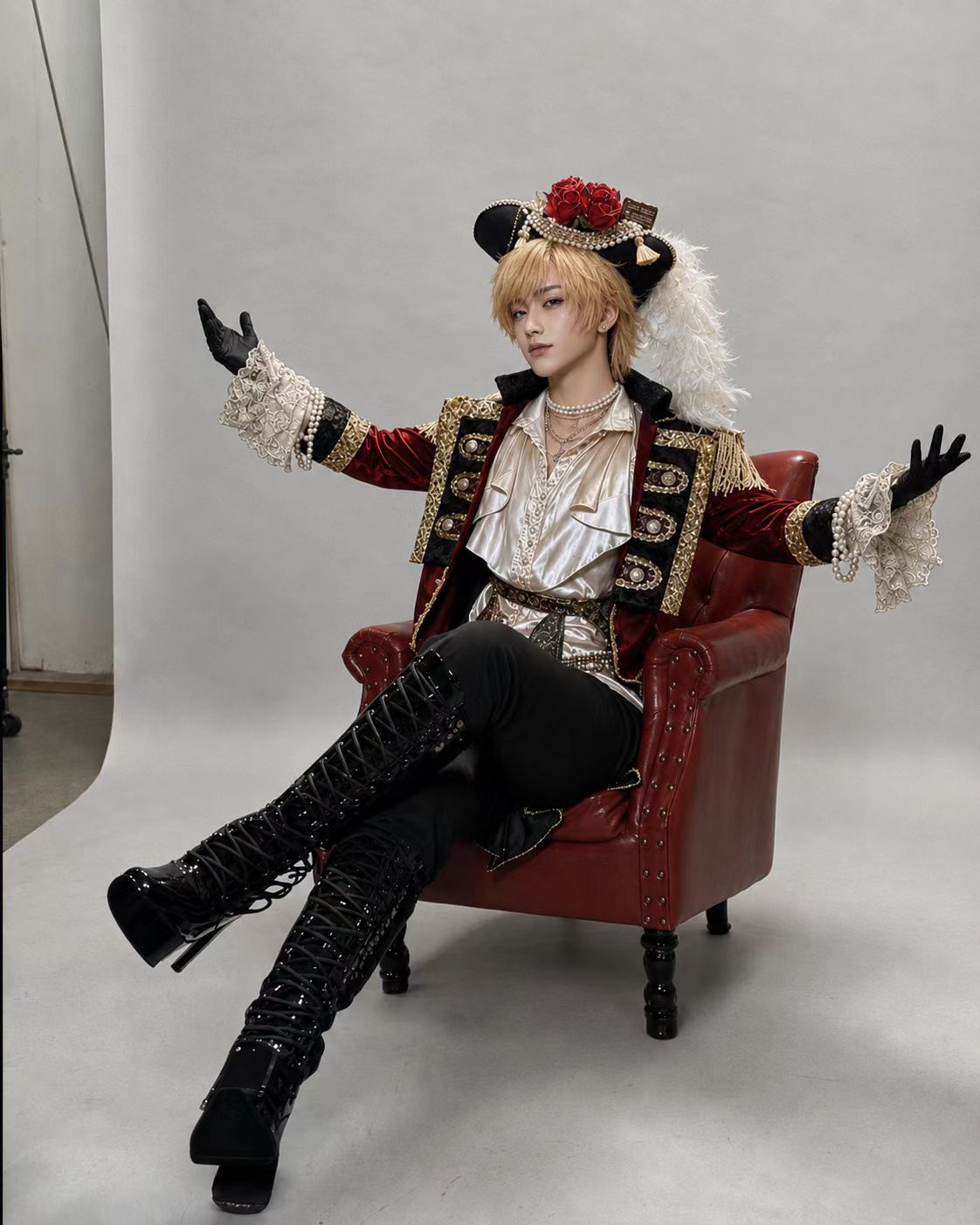 Hetalia Arthur Kirkland Pirate Cosplay Costume Set showroom image 5