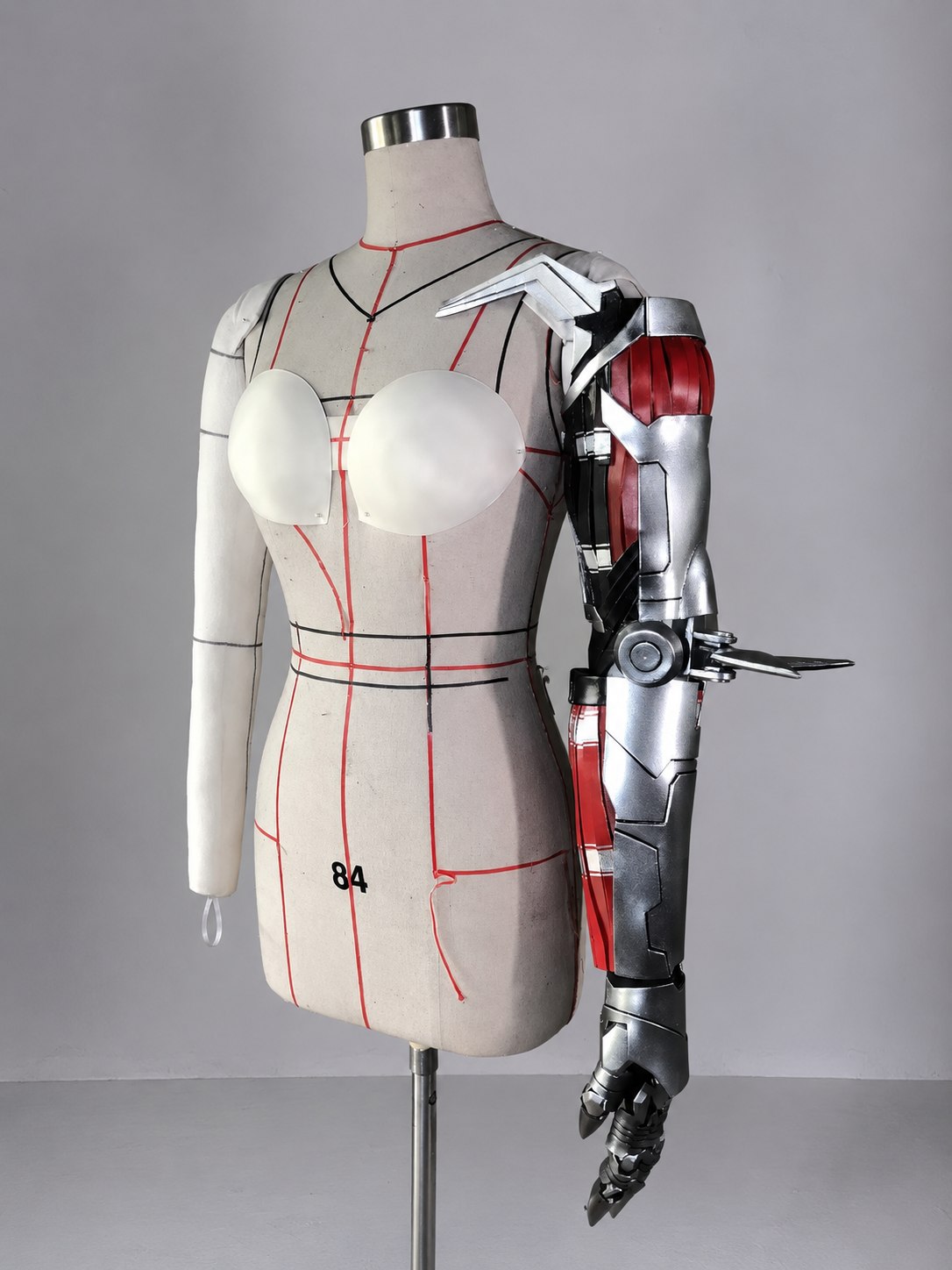 Cyberpunk 2077 Song So Mi Songbird Back Armor Prop Set showroom image 4