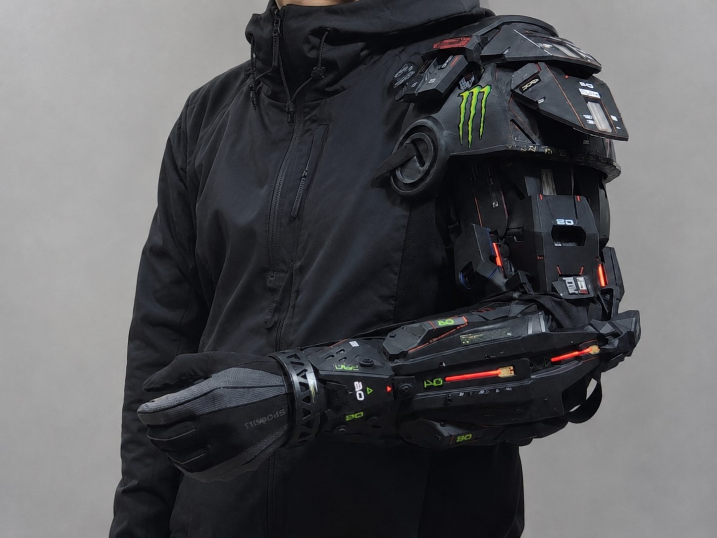 Cyberpunk Mechanical Prosthetic Arm Armor showroom image 3