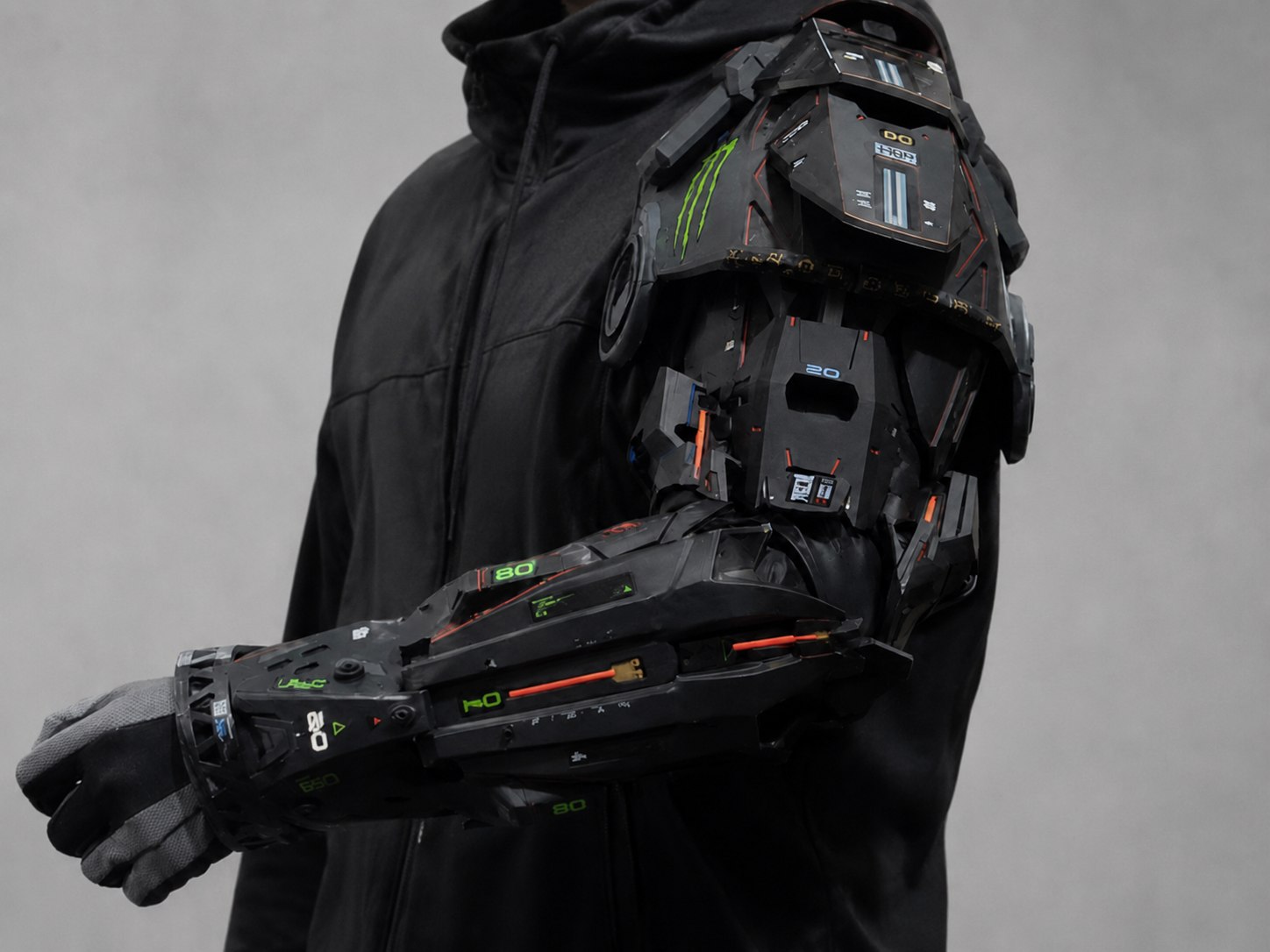 Cyberpunk Mechanical Prosthetic Arm Armor showroom image 8