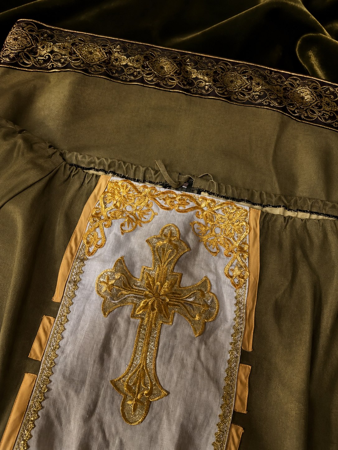 Dark Souls II Emerald Herald Cosplay Set showroom image 6