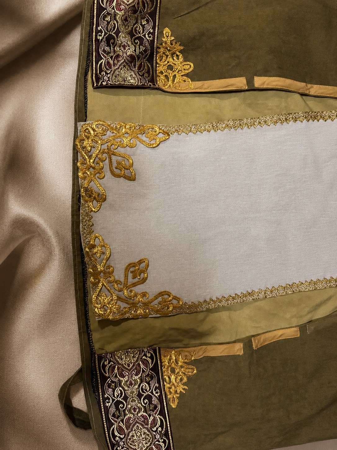 Dark Souls II Emerald Herald Cosplay Set showroom image 5