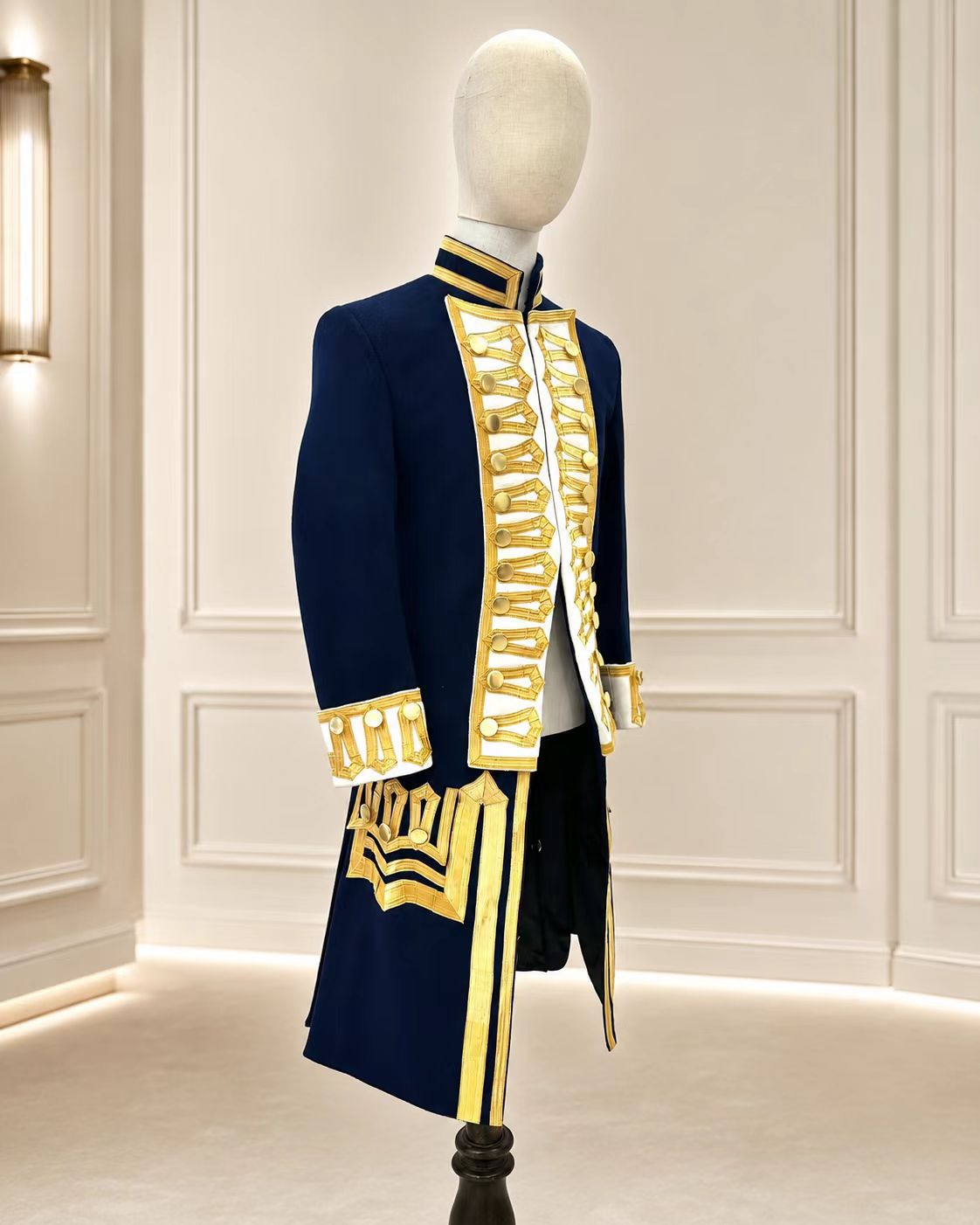 Late 18th Century Royal Navy Officer Uniform showroom image 3