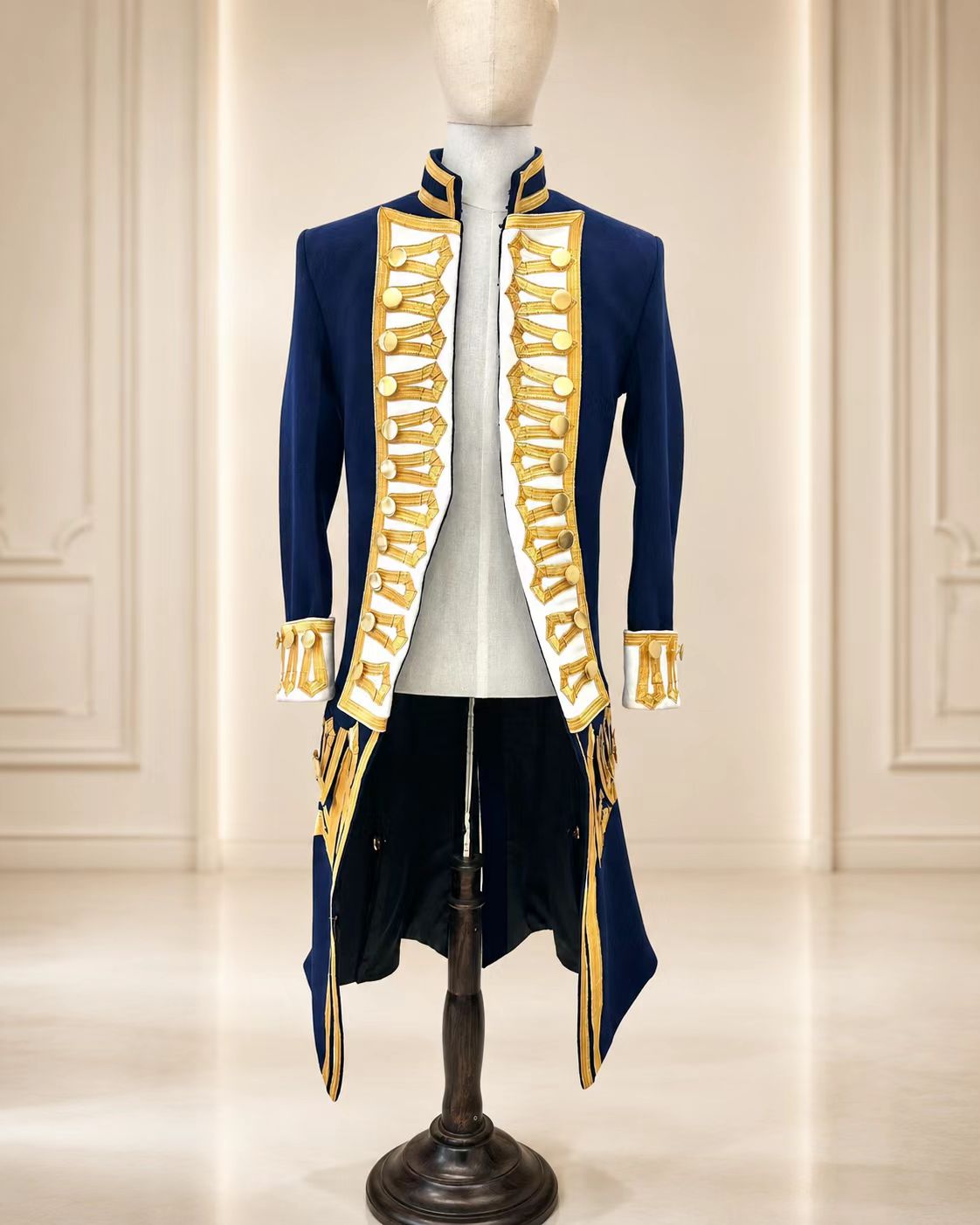 Late 18th Century Royal Navy Officer Uniform showroom image 2