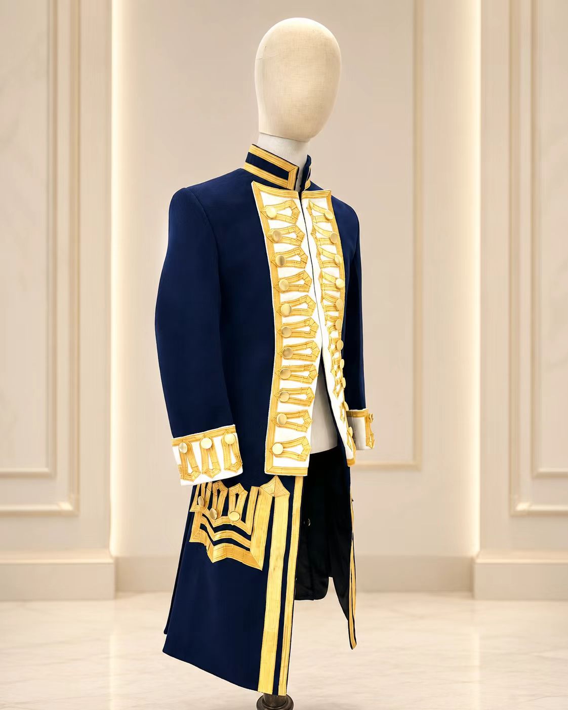 Late 18th Century Royal Navy Officer Uniform showroom image 4