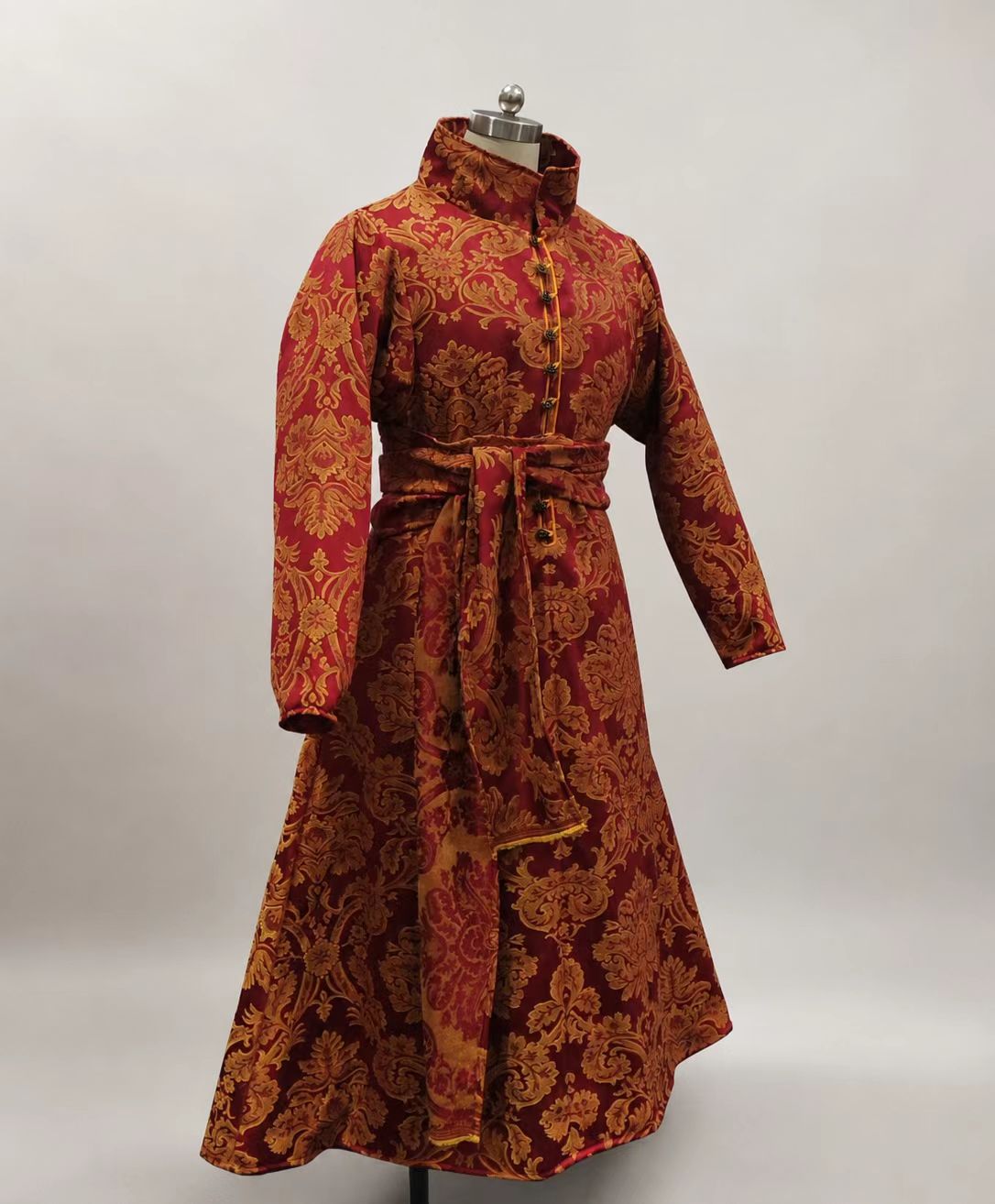 16th-17th Century Polish Noble Robe Set showroom image 4