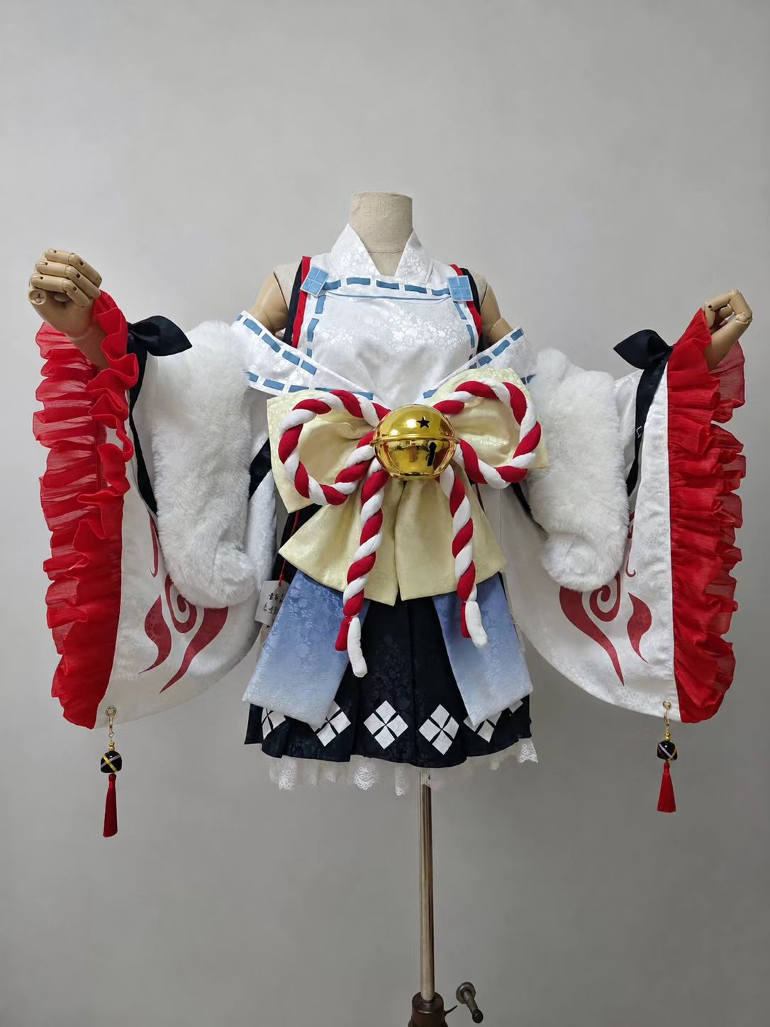 Premium Handmade Japanese Miko Cosplay Costume showroom image 6