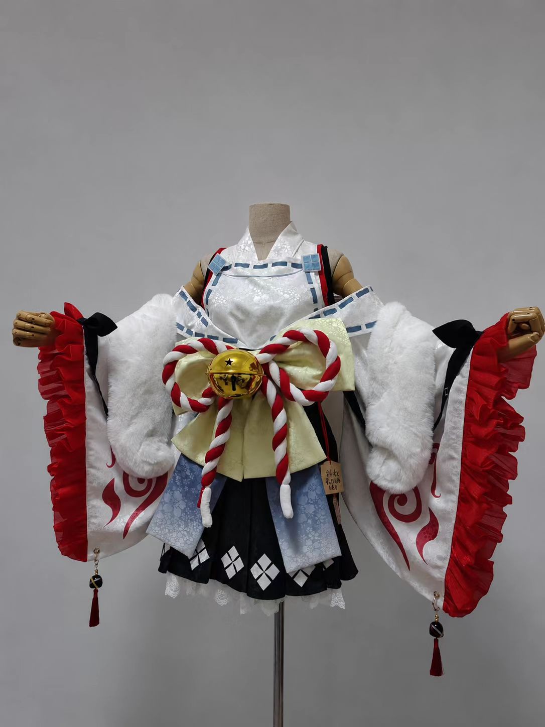 Premium Handmade Japanese Miko Cosplay Costume showroom image 8