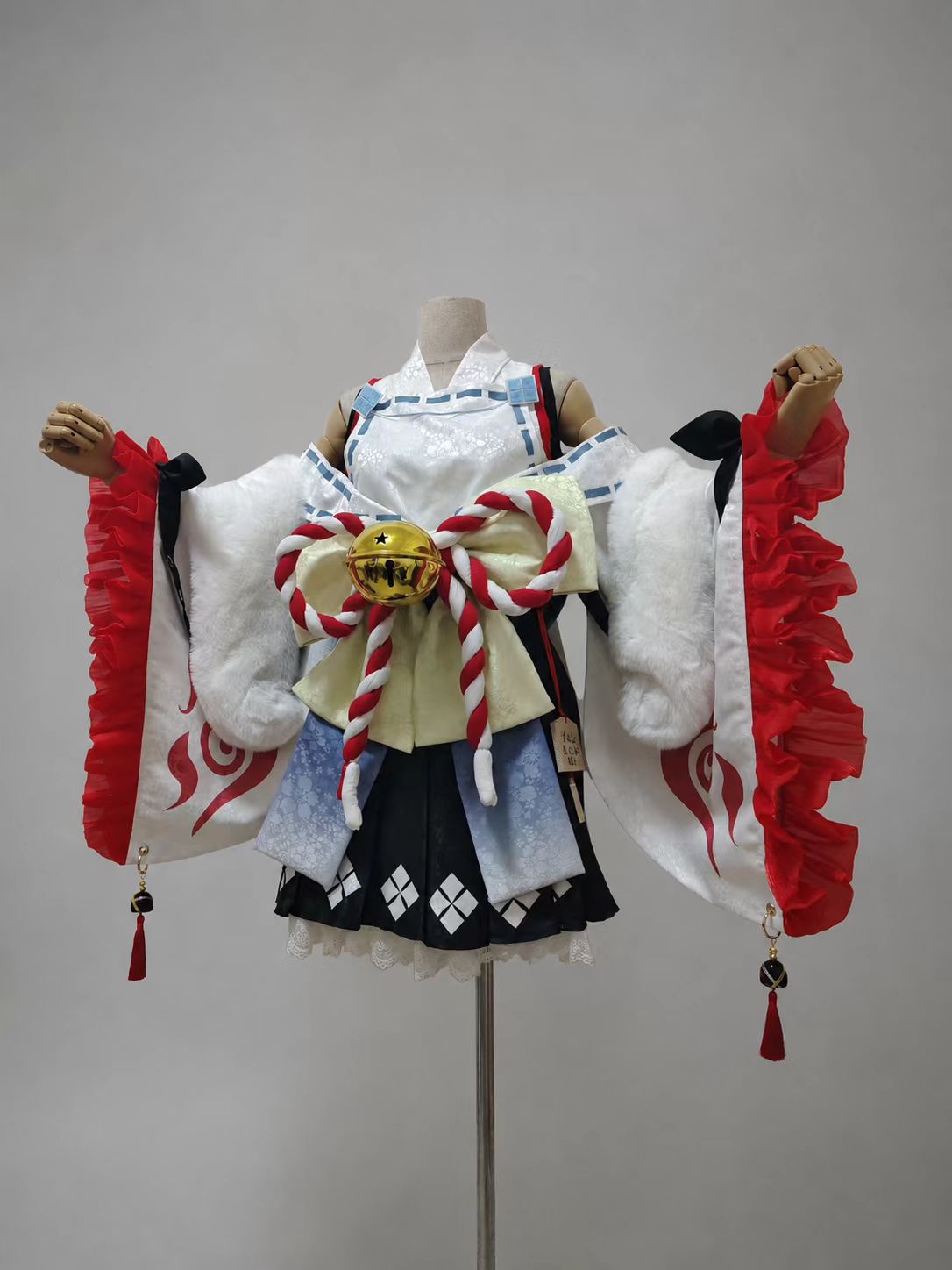 Premium Handmade Japanese Miko Cosplay Costume showroom image 9