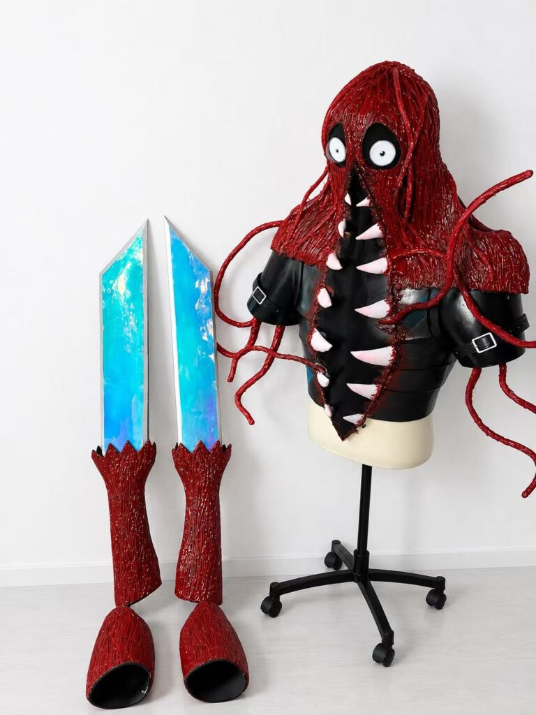Limbus Company Wayward Passenger cosplay costume with oversized blade props
