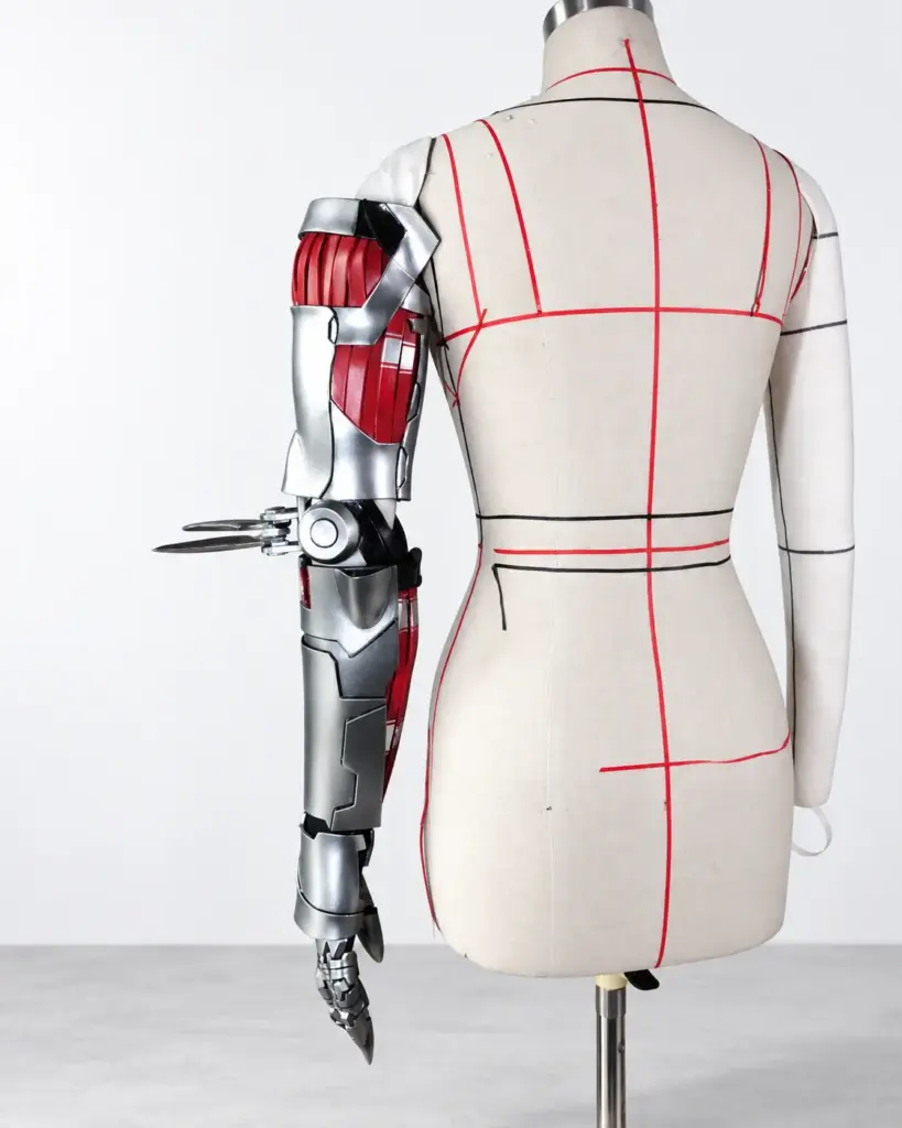 Cyberpunk 2077 Johnny Silverhand Mechanical Arm Cosplay Prop showroom image 3