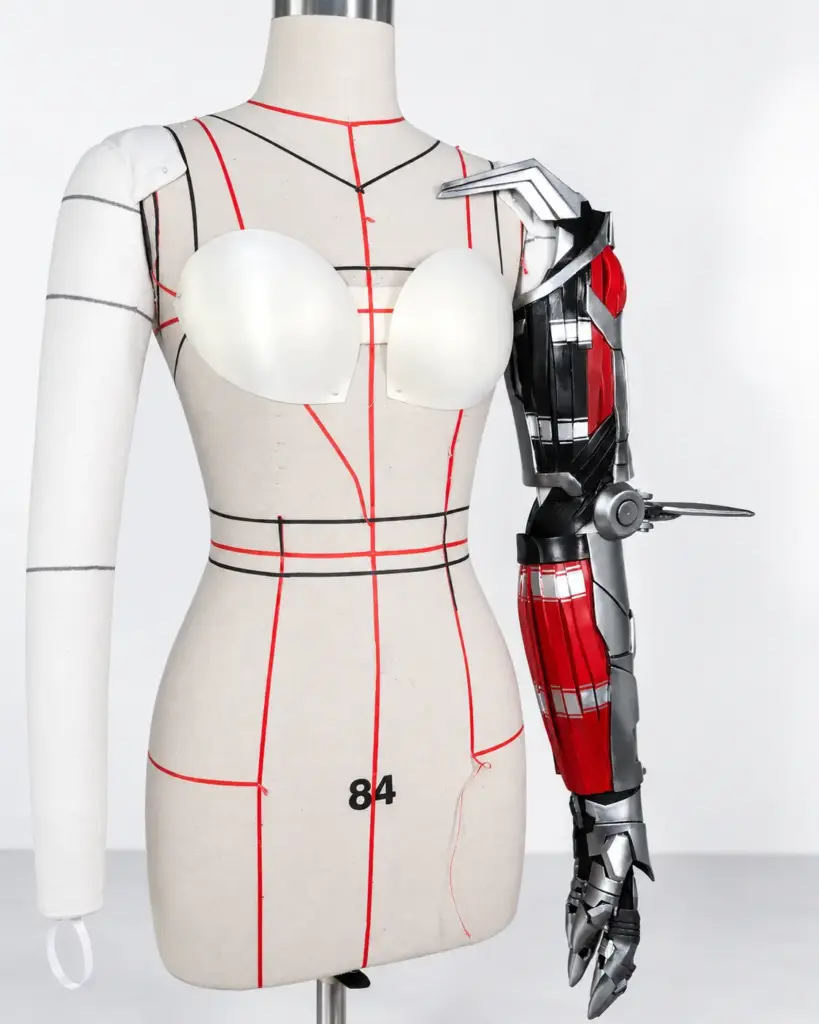 Cyberpunk 2077 Johnny Silverhand Mechanical Arm Cosplay Prop showroom image 2